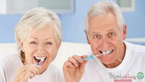 مراقبت از دهان و دندان در سالمندان و روش نگهداری 